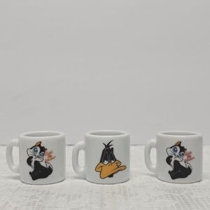 Vintage Lot of 3 Looney Tunes Ceramic Mini Mugs Duffy Duck And Pussyfoot Kitty